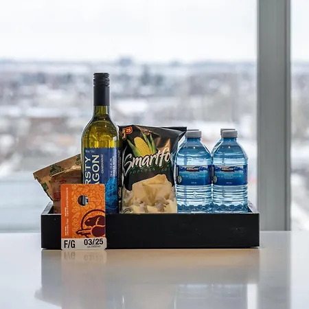 Unbeatable Downtown Experience- Walk To Bars, Casino, Stampede & Saddledome Plus Bonus Banff Pass, Parking & Wine! Calgary Exterior photo
